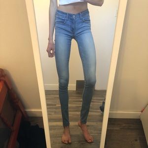 Light wash American eagle jeans